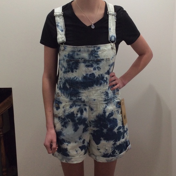 Levi’s Vintage Tie Dye Shortalls - Picture 2 of 6